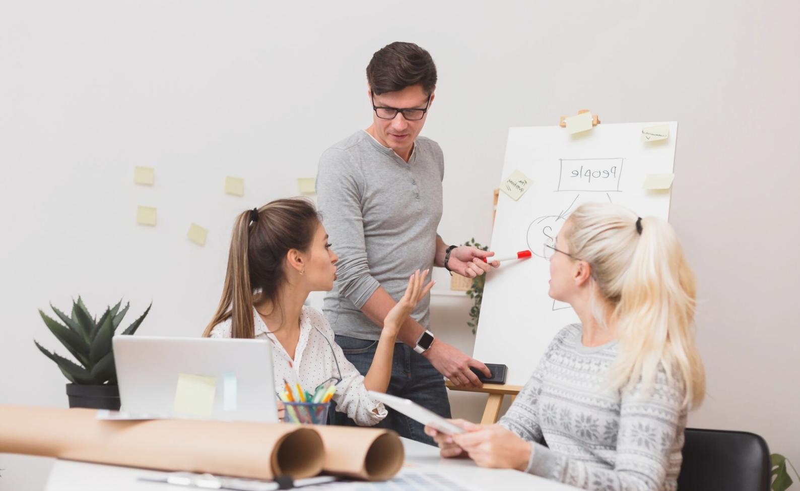 Atelier de gestion budgétaire avec participants